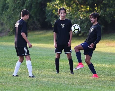 Boys Soccer Practice Photo Gallery – The Pennant