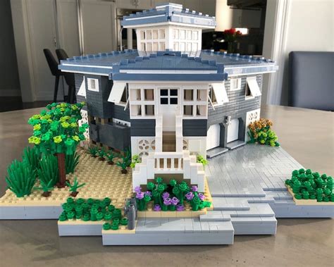 This Woman Creates Custom LEGO Houses of Real Homes