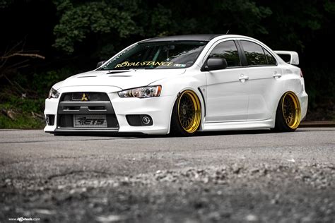 Mitsubishi Lancer Evolution on Air Suspension by Avant Garde ...