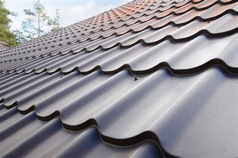 7 Popular Types Of Metal Roofing Compared (Pros & Cons)