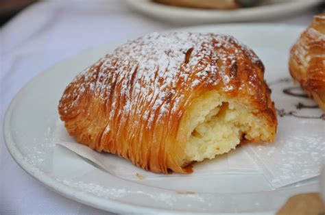 I'm Turning 60...: Carmela Soprano's Sfogliatelle / Shfooyadell' (Baked ...