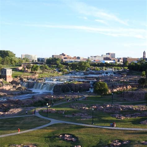 Falls Park – Sioux Falls, South Dakota - Atlas Obscura