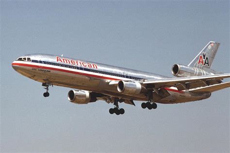 Tails Through Time: American Airlines Picks the DC-10