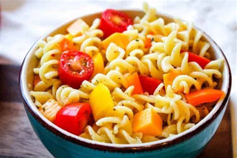 Simple Italian Pasta Salad with No Meat | Vegetarian with Spiral Pasta