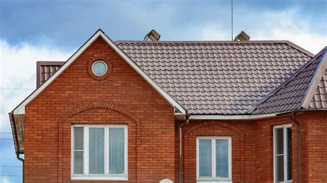 Metal Roofing Pros and Cons: Is a Metal Roof Right for You? | Angi