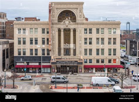 Rialto Theater building in downtown Joliet Stock Photo - Alamy