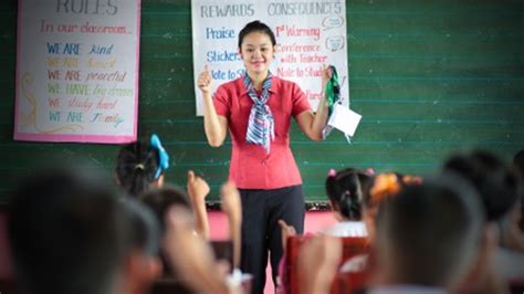 MANANATILI | National uniforms ng mga public school teacher at iba pang ...