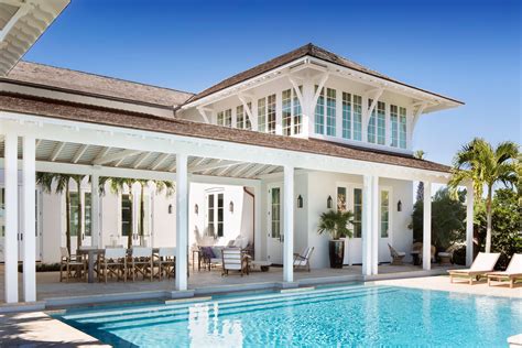 A Florida Home That Balances Moorish Touches with an Airy Beach Aesthe ...