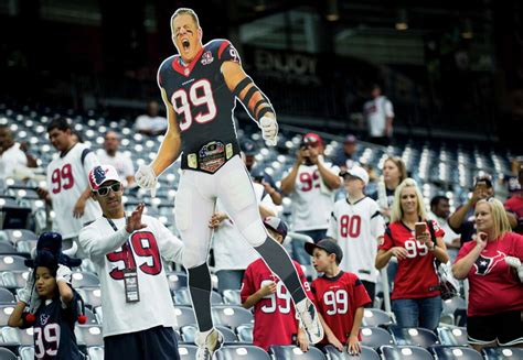 Texans' J.J. Watt injures finger, returns in 'terrible' loss