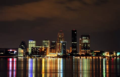 OMOREAN PHOTOGRAPHY: Louisville Skyline - Kentucky