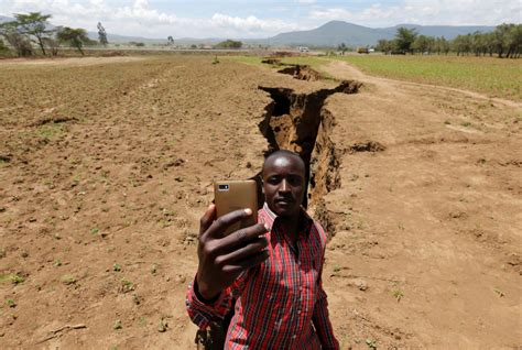 This huge crack in Kenya could split Africa in two