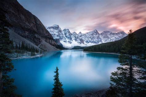 Visiting Canada's Moraine Lake | Photography Guide