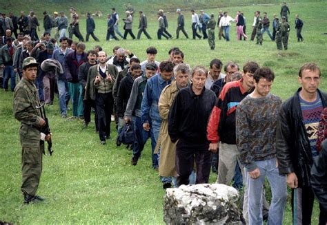 Bosnian Genocide: Story and Haunting Photos of the Ethnic Cleansing of ...