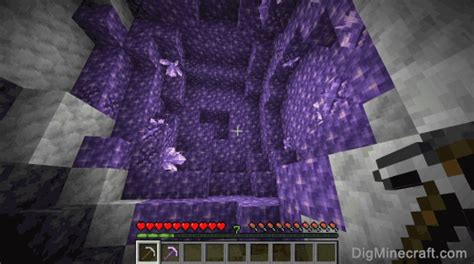 How to make an Amethyst Cluster in Minecraft