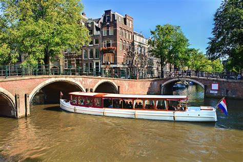 Amsterdam Walking Tour and Canal Cruise Combo | Tripsomnia