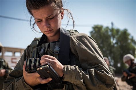 Caracal Battalion: Photos of mixed-gender Israeli combat unit training ...