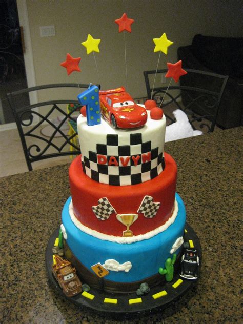 Disney Pixar Cars - CakeCentral.com