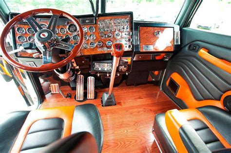 Custom Peterbilt 379 Interior