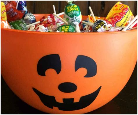 Make your own Pumpkin Trick or Treat Candy Bowl - A Sparkle of Genius