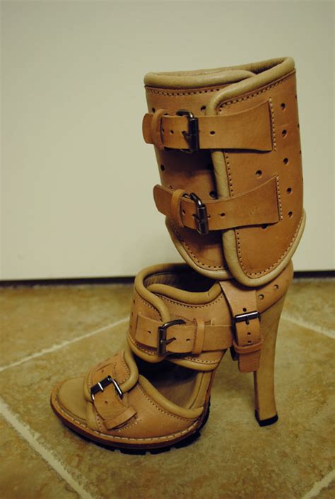 s c h w a n k y: orthopedic heels