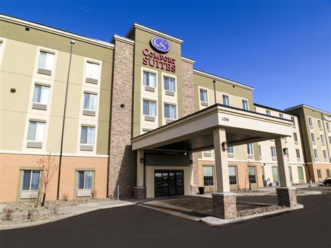 Regina Accommodations: Comfort Suites Regina Hotel Overview