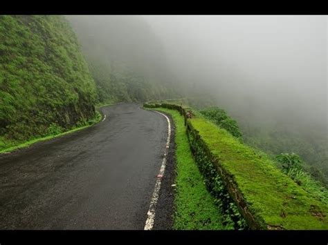 Amboli Ghat Road Trip in Monsoon | Waterfall | Heavy Traffic ...