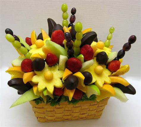 mama day? can i make it? | Edible fruit arrangements, Fruit recipes ...