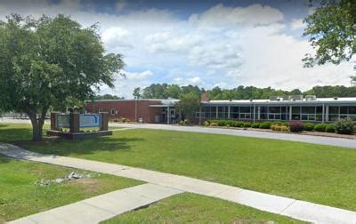 Disconnected: New Onslow County Schools cell phone policy could fix ...