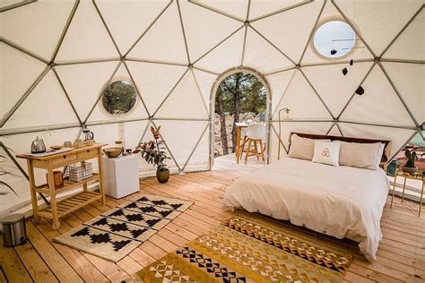 7 Dome-Shaped Attractions Fine-Tuned for Glamping | Dome house, Tiny ...