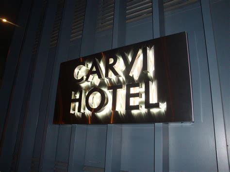 Exterior Hotel Sign NYC - We specialize in custom sign fabrication in ...