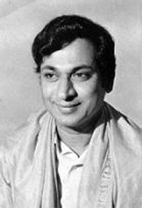 Dr Rajkumar : Kannada Actor| Singer Age, Movies, Biography, Photos