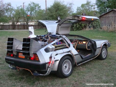 BTTF DELOREAN TIME MACHINE REPLICA