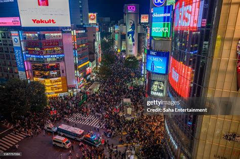 Shibuya Crossing In Halloween High-Res Stock Photo - Getty Images