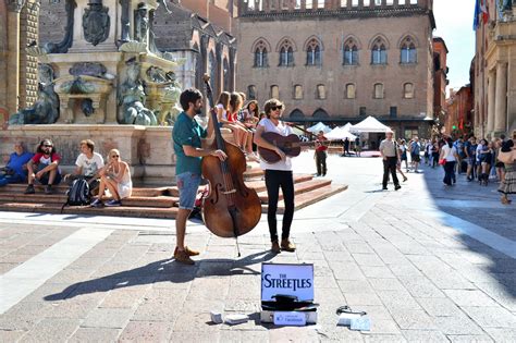 Gelato and Street Art: The Best Things to Do in Bologna » Roselinde