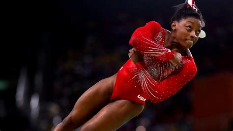 Simone Biles Vault - Simone Biles Returns To Competition With Historic ...