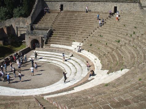 The On-Line Buzzletter: Italy Blog #81: Pompeii - Part 2: Amphitheater