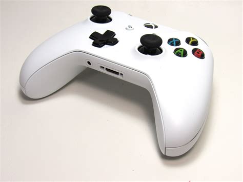 White Xbox One Controller Review - Xbox One S Controller Review