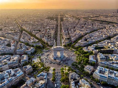 Artist Christo to transform Paris' Arc de Triomphe with silver fabric