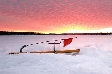 The Ultimate Beginner's Guide To Tip-up Ice Fishing • Fishing Duo