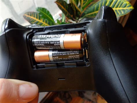 Should you buy rechargeable batteries for your Xbox One controller ...