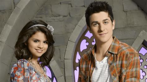 Selena Gomez Teases 'Wizards of Waverly Place' Reunion Later This Month ...