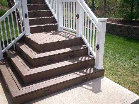 diy wood stairs outdoor - Helaine Keene