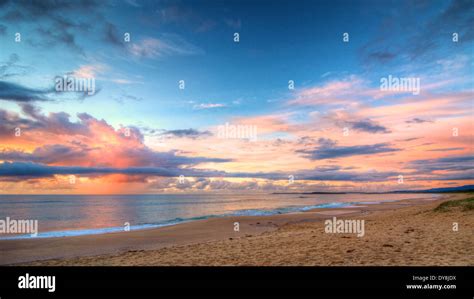 Sunrise at Windang beach, NSW, Australia Stock Photo - Alamy