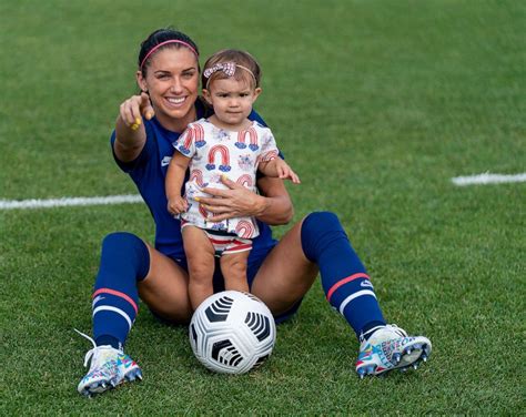 Soccer star Alex Morgan makes history as a mom - Good Morning America