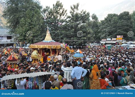 Kullu Dussehra Festival at Kullu Himachal Pradesh Editorial Stock Photo ...