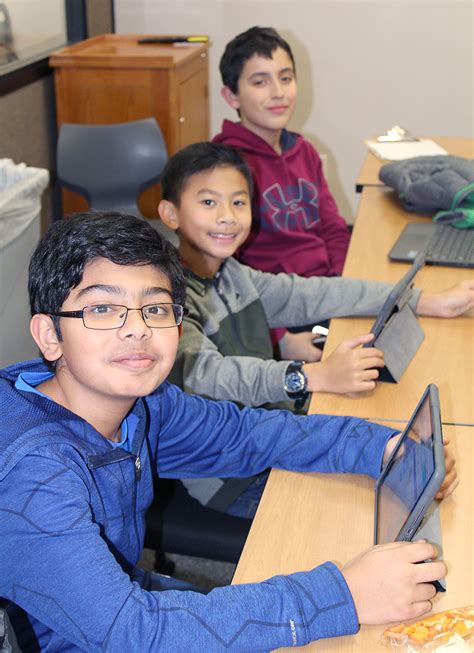 Scott Highlands Middle School continues Hour of Code tradition | Apple ...