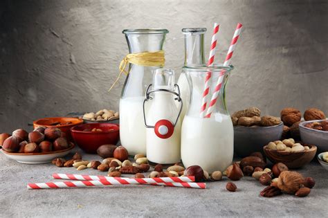 9 Healthy Options for Non-Dairy Milk