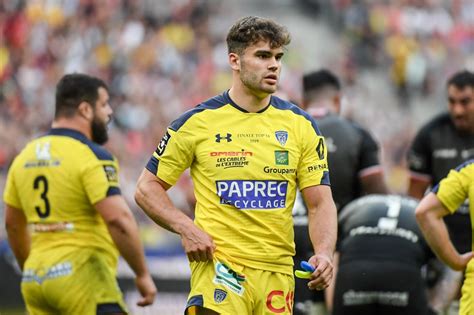 Top 14. L'ASM Clermont dévoile son nouveau maillot, et provoque la ...