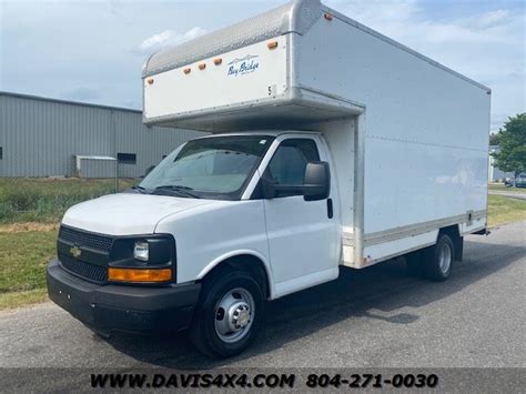 2013 Chevrolet Express Cutaway 3500 Dual Rear Wheel Box Truck/Van