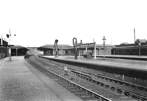 Disused Stations: Cheadle Heath Station